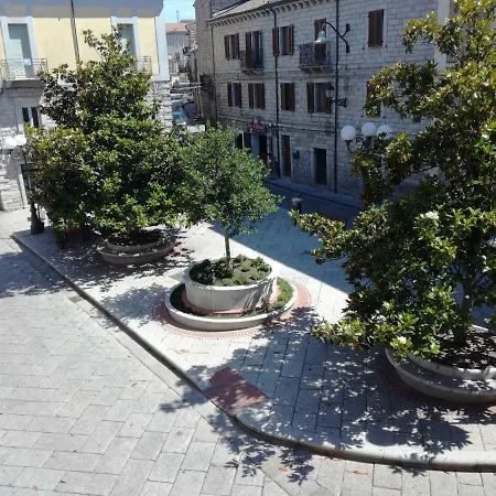 Frühstückspension Piazza Di L'ara 3*