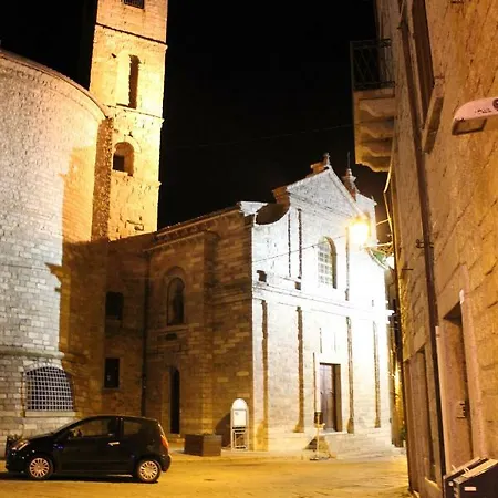 Frühstückspension Piazza Di L'ara 3*
