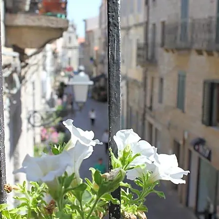 Piazza Di L'ara 3*