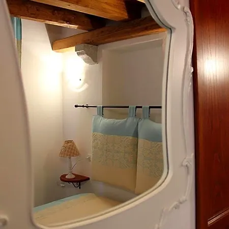 Piazza Di L'ara Bed & Breakfast 3*