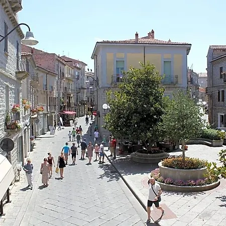 Piazza Di L'ara Frühstückspension