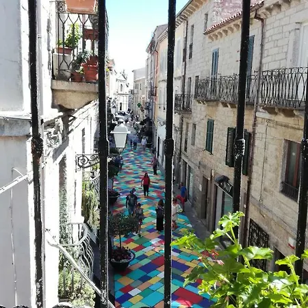 Piazza Di L'ara Frühstückspension