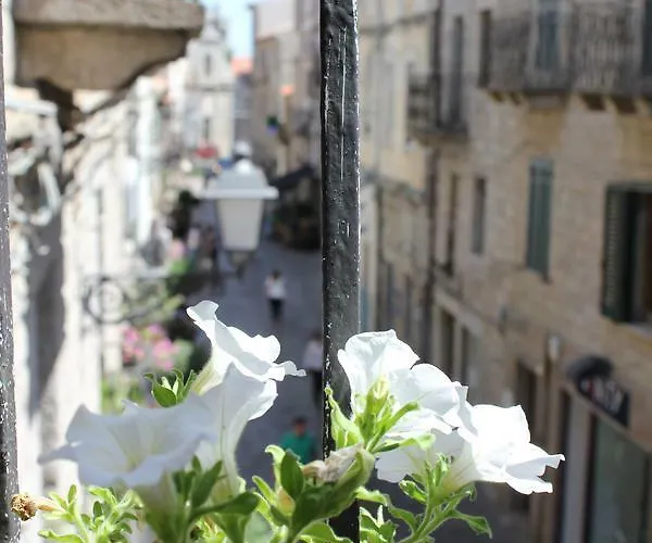 Piazza Di L'ara ベッド・アンド・ブレックファスト