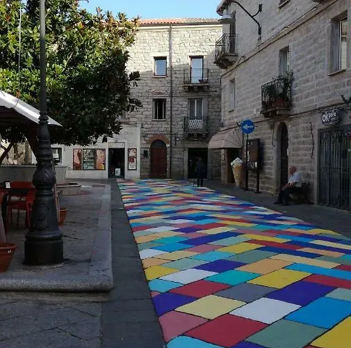 ベッド・アンド・ブレックファスト Piazza Di L'ara テンピオ・パウザーニア