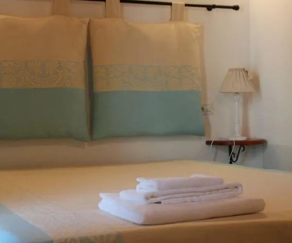 Piazza Di L'ara ベッド・アンド・ブレックファスト テンピオ・パウザーニア